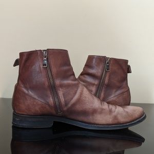 MUST GO! Men's Banana Republic Vintage Boots
